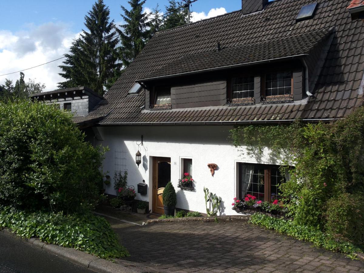 Gaestezimmer Am Huestert Adenau Bagian luar foto